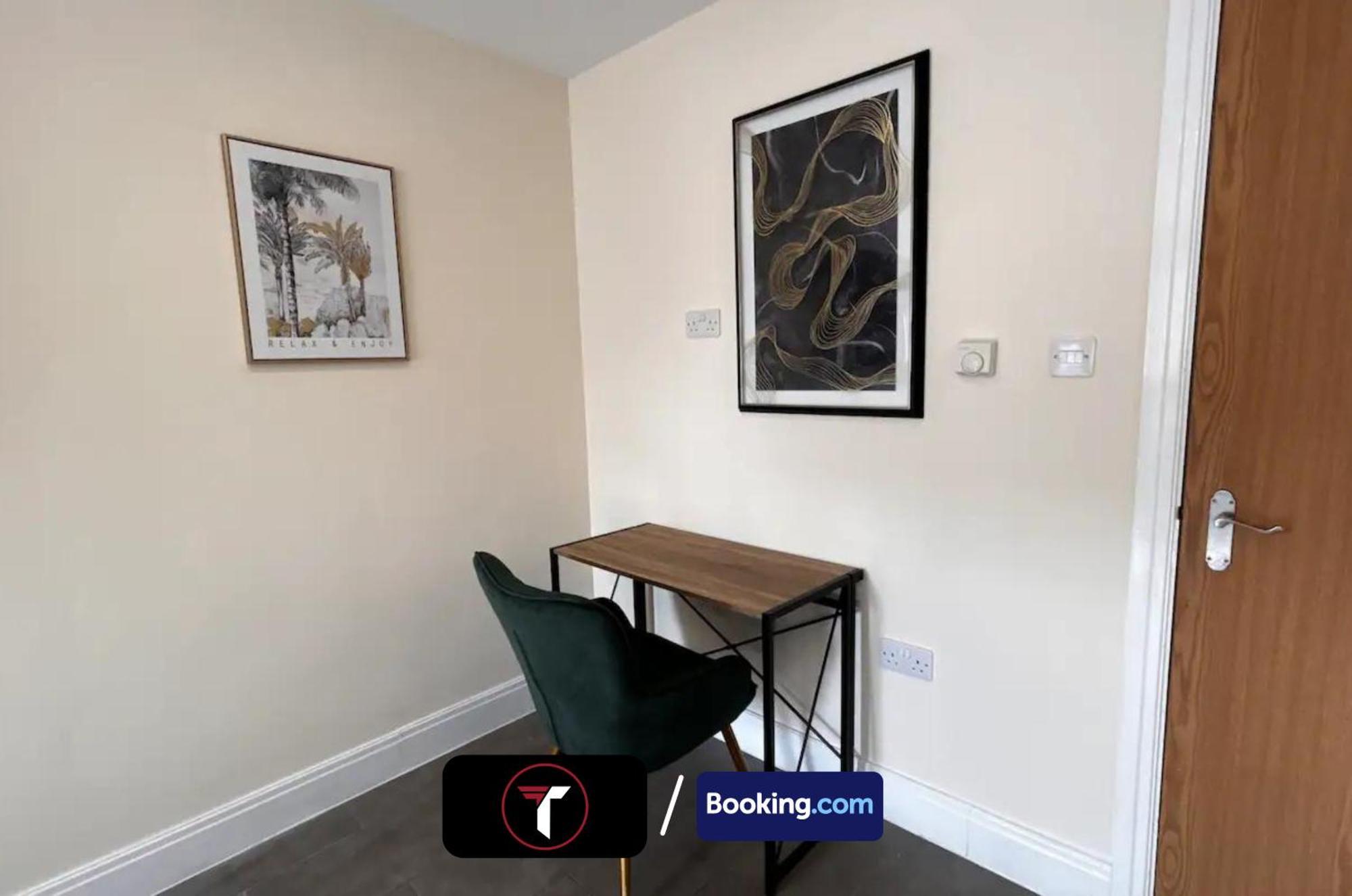 Stylish 2 Bedroom Flat By Tara Stays Short Lets & Serviced Accommodation Watford With Free Parking & Nearby Warner Studios 외부 사진